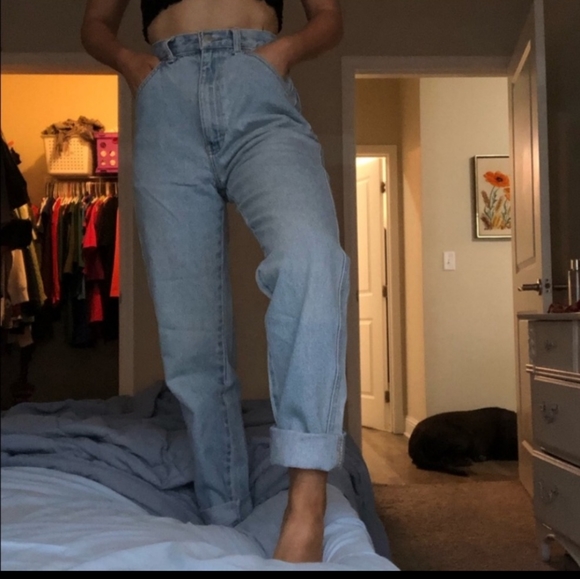 Mom Jeans - Picture 3 of 4